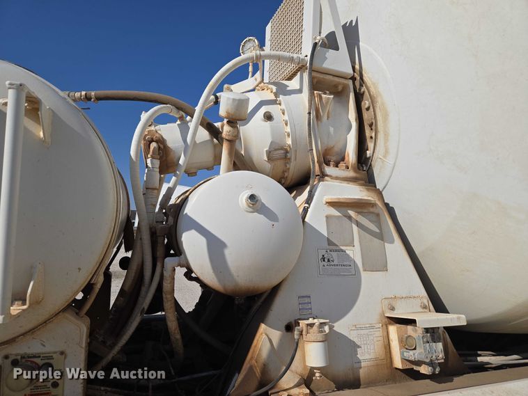 image for item EU3778 2006 Mack CV ready mix truck