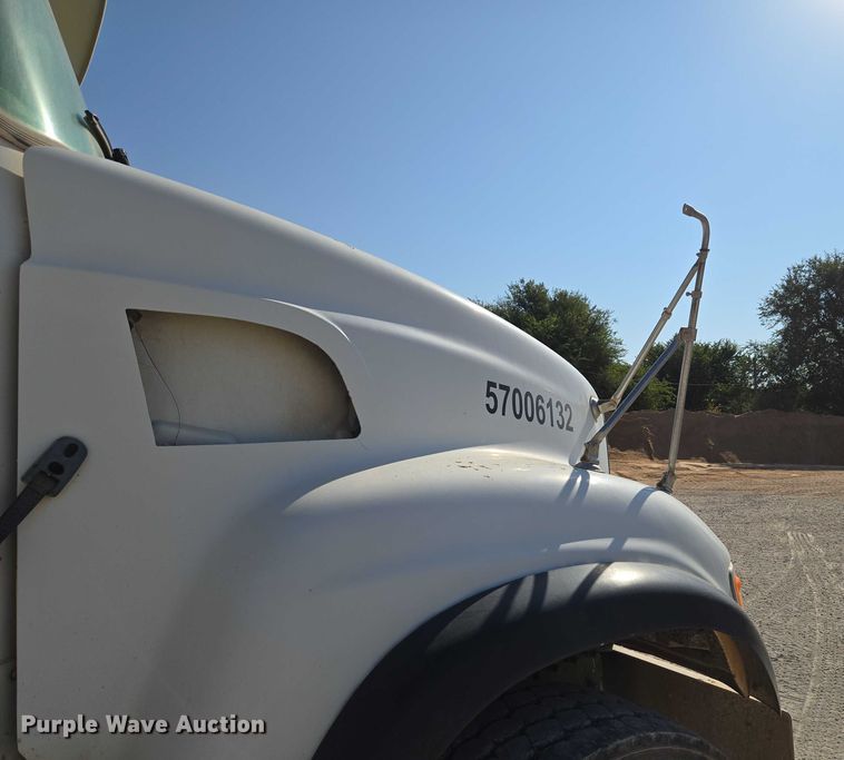 image for item EU3778 2006 Mack CV ready mix truck