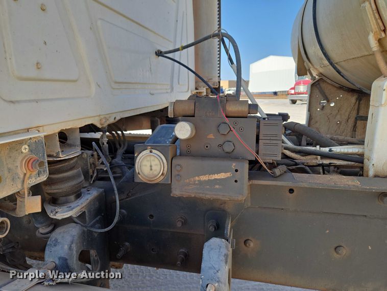 image for item EU3778 2006 Mack CV ready mix truck