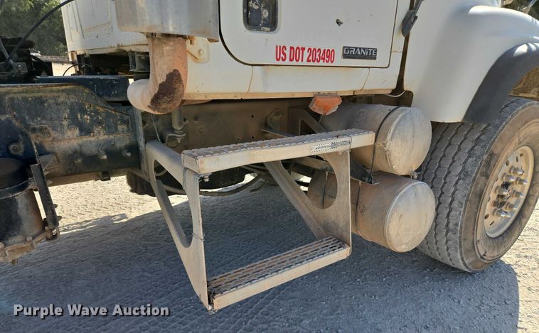 image for item EU3778 2006 Mack CV ready mix truck