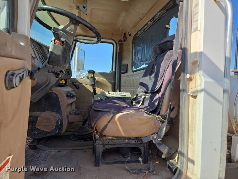 image for item EU3778 2006 Mack CV ready mix truck