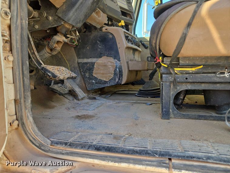 image for item EU3778 2006 Mack CV ready mix truck