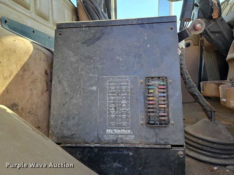 image for item EU3778 2006 Mack CV ready mix truck