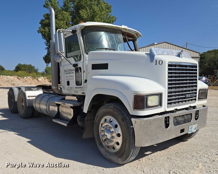 image for item EU3779 2013 Mack CHU613 semi truck