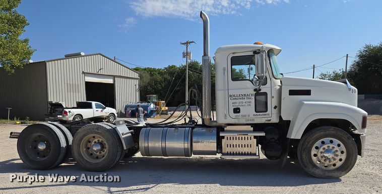 image for item EU3779 2013 Mack CHU613 semi truck