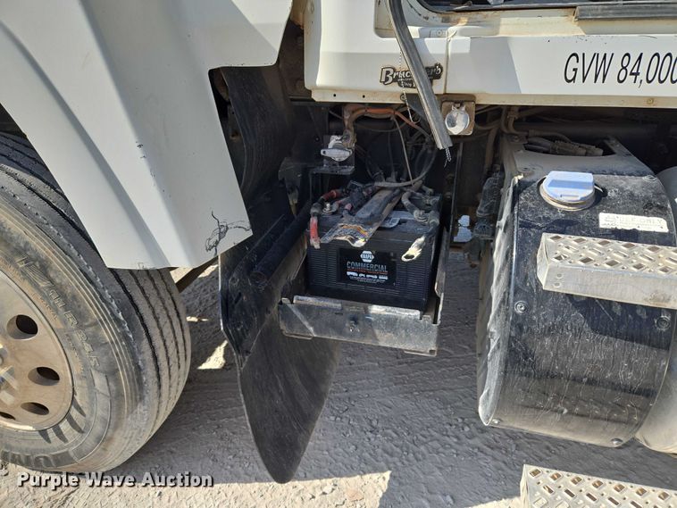 image for item EU3779 2013 Mack CHU613 semi truck