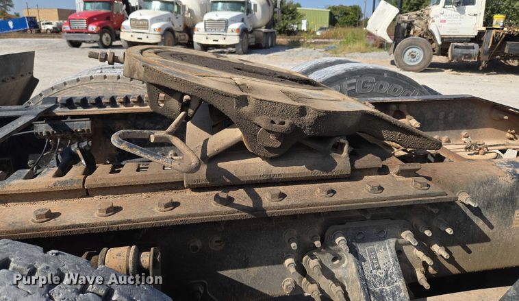 image for item EU3779 2013 Mack CHU613 semi truck