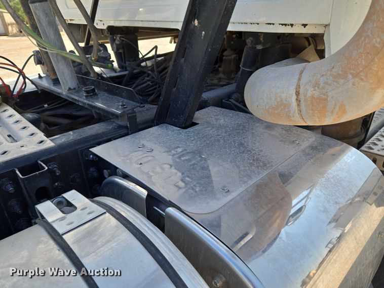 image for item EU3779 2013 Mack CHU613 semi truck