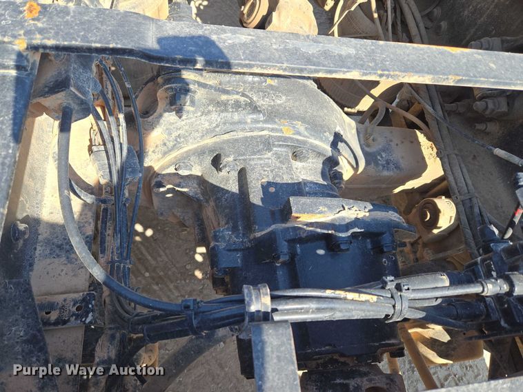 image for item EU3779 2013 Mack CHU613 semi truck