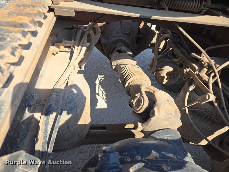 image for item EU3779 2013 Mack CHU613 semi truck