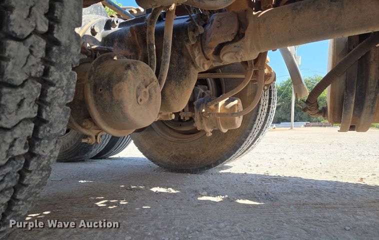 image for item EU3779 2013 Mack CHU613 semi truck