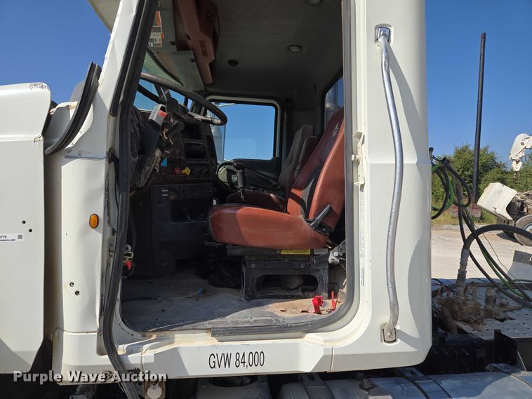 image for item EU3779 2013 Mack CHU613 semi truck