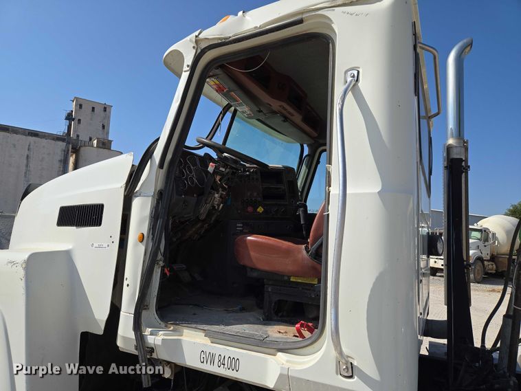 image for item EU3779 2013 Mack CHU613 semi truck