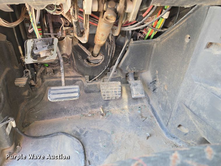 image for item EU3779 2013 Mack CHU613 semi truck