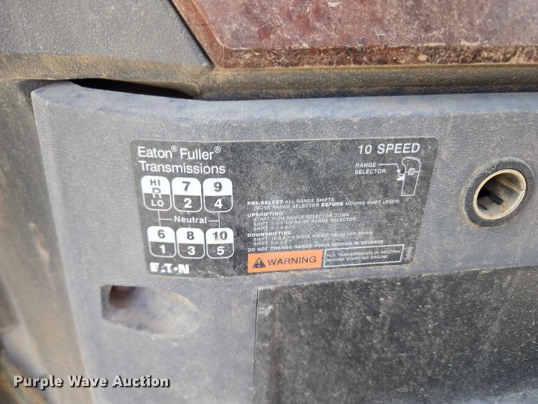 image for item EU3779 2013 Mack CHU613 semi truck