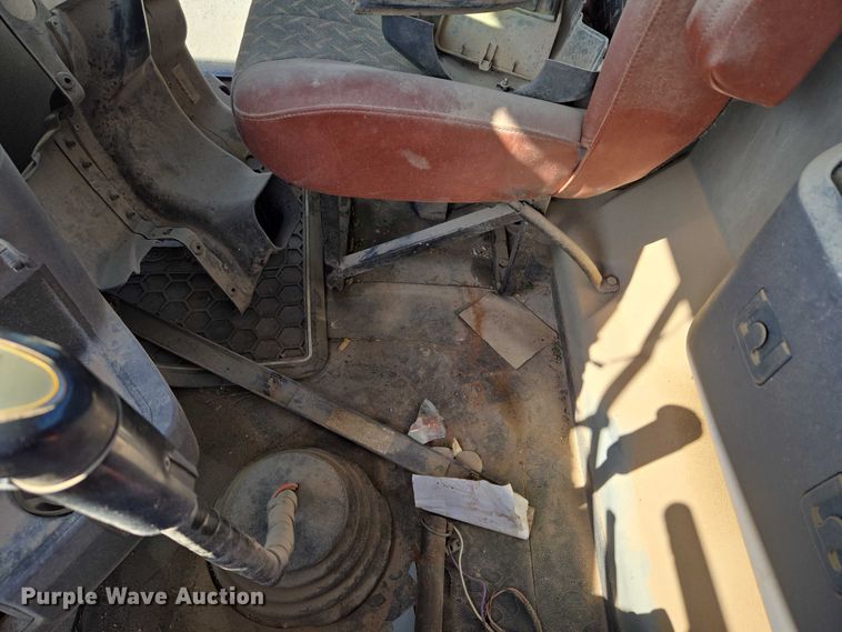 image for item EU3779 2013 Mack CHU613 semi truck