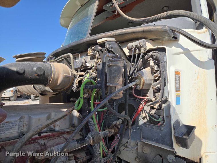 image for item EU3779 2013 Mack CHU613 semi truck