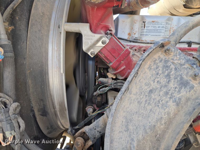 image for item EU3779 2013 Mack CHU613 semi truck