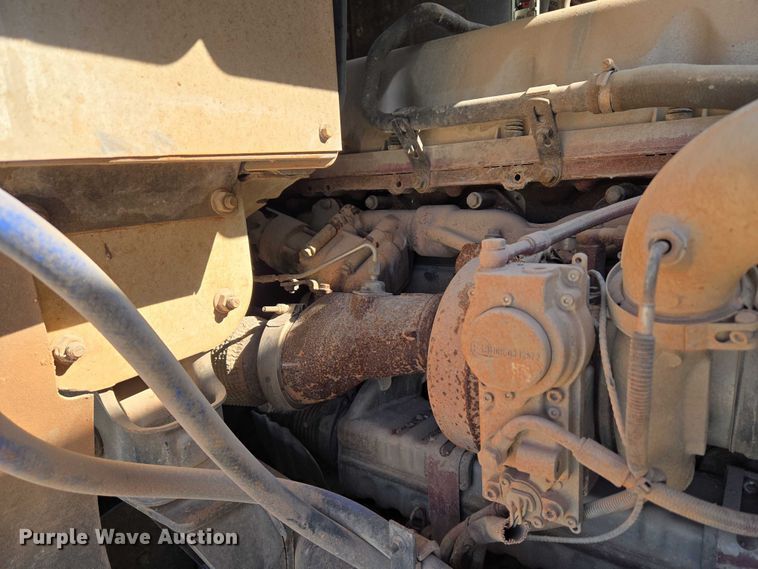 image for item EU3779 2013 Mack CHU613 semi truck