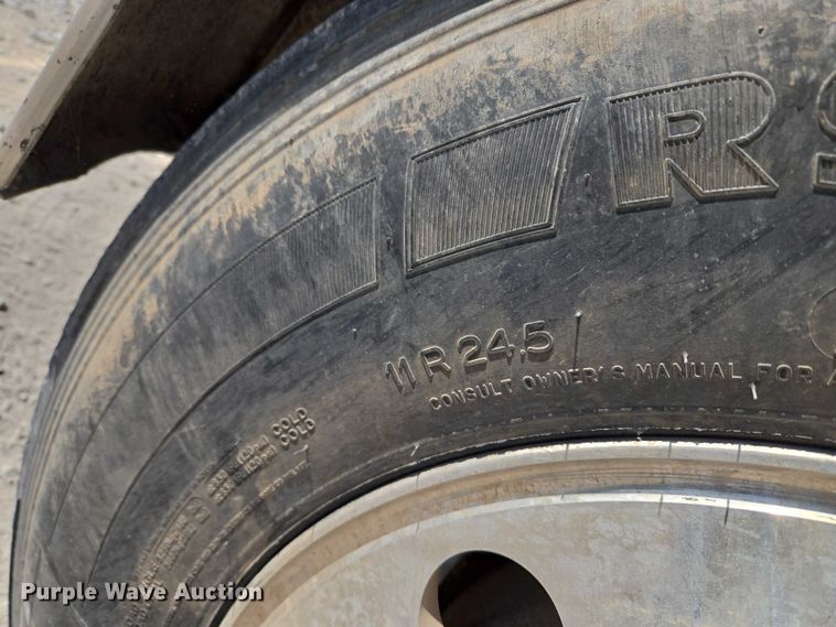 image for item EU3779 2013 Mack CHU613 semi truck