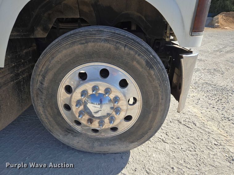 image for item EU3779 2013 Mack CHU613 semi truck