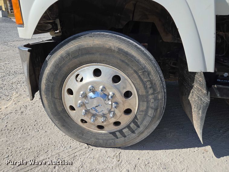 image for item EU3779 2013 Mack CHU613 semi truck