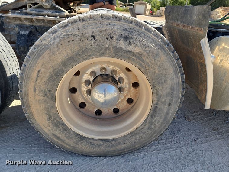 image for item EU3779 2013 Mack CHU613 semi truck