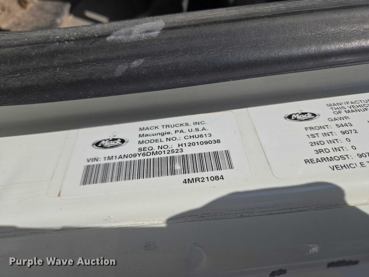 image for item EU3779 2013 Mack CHU613 semi truck