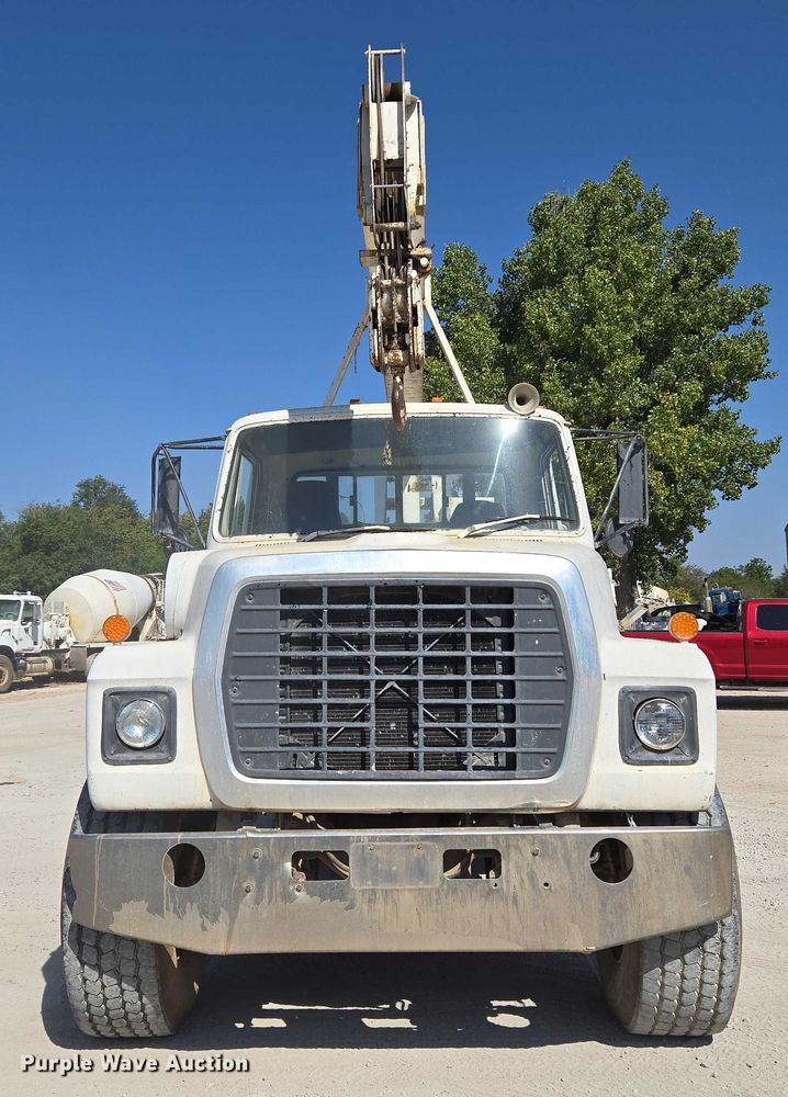 image for item EU3780 1985 Ford LNT9000 crane truck