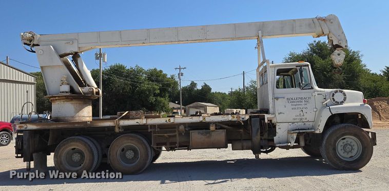 image for item EU3780 1985 Ford LNT9000 crane truck