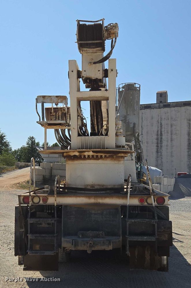 image for item EU3780 1985 Ford LNT9000 crane truck