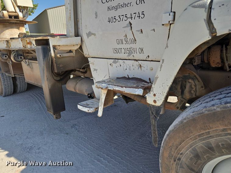 image for item EU3780 1985 Ford LNT9000 crane truck