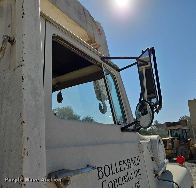 image for item EU3780 1985 Ford LNT9000 crane truck