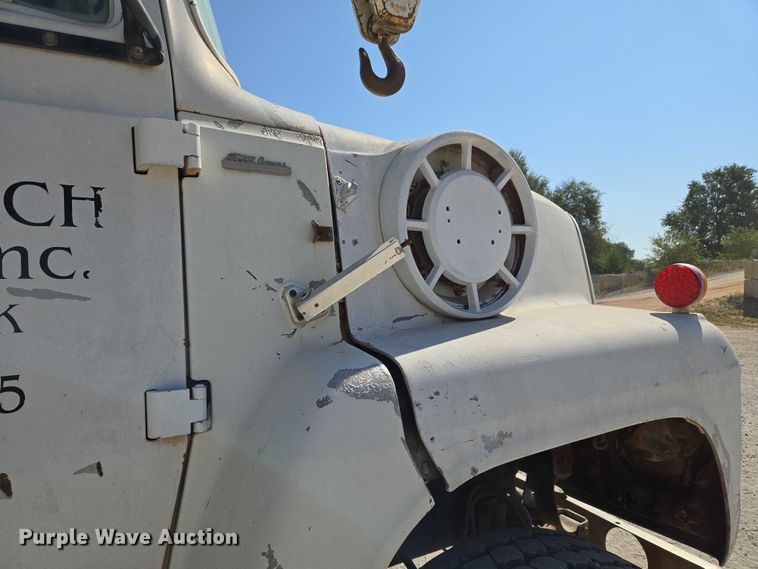 image for item EU3780 1985 Ford LNT9000 crane truck