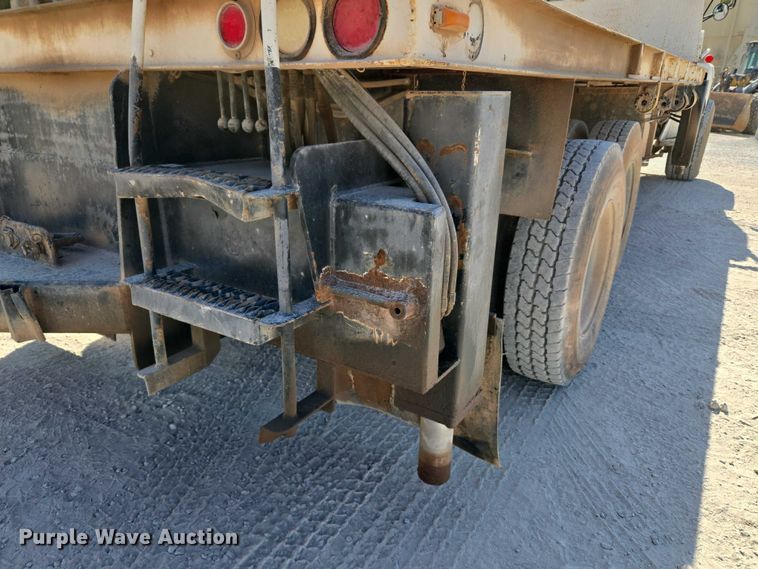 image for item EU3780 1985 Ford LNT9000 crane truck