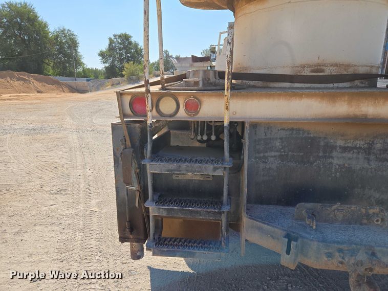 image for item EU3780 1985 Ford LNT9000 crane truck