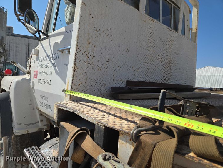 image for item EU3780 1985 Ford LNT9000 crane truck