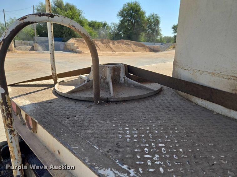 image for item EU3780 1985 Ford LNT9000 crane truck