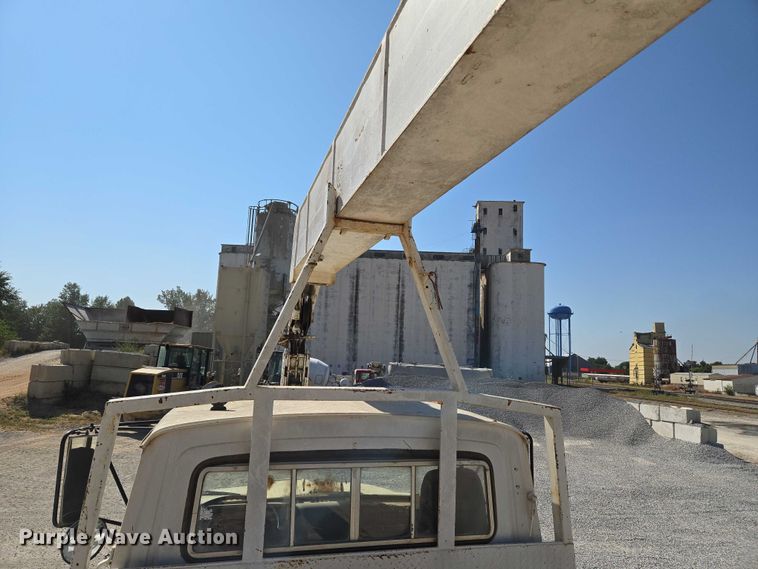 image for item EU3780 1985 Ford LNT9000 crane truck