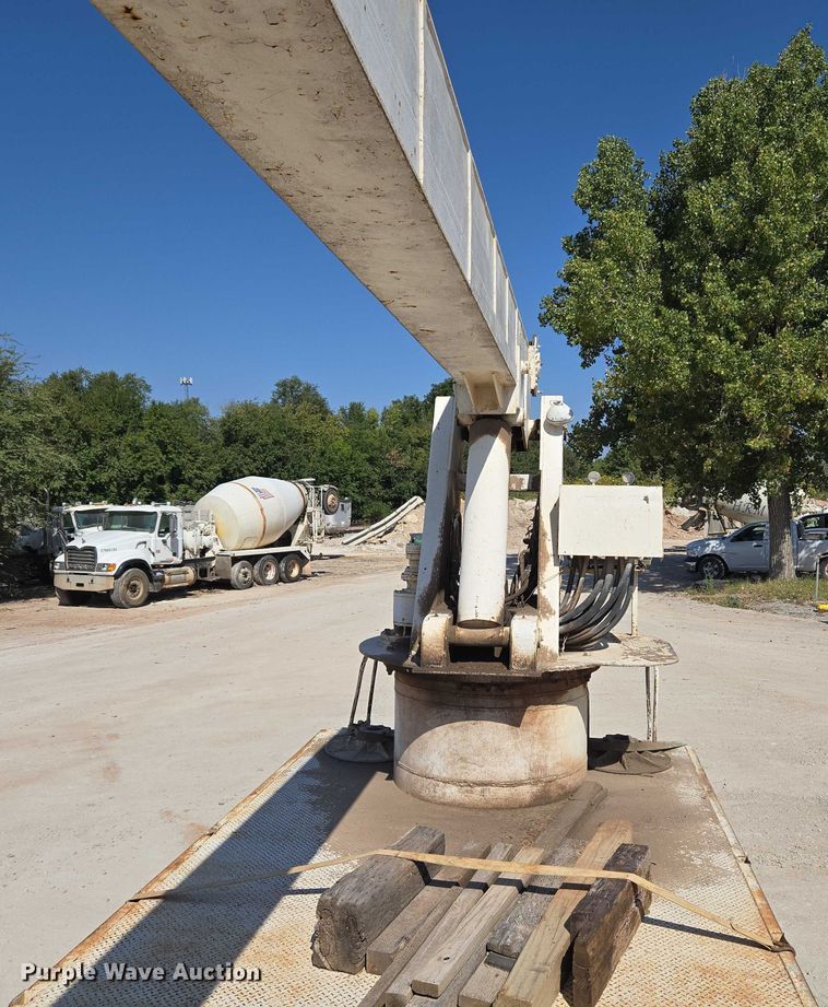 image for item EU3780 1985 Ford LNT9000 crane truck