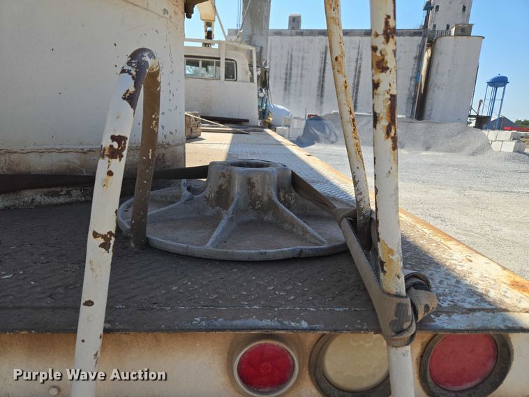 image for item EU3780 1985 Ford LNT9000 crane truck