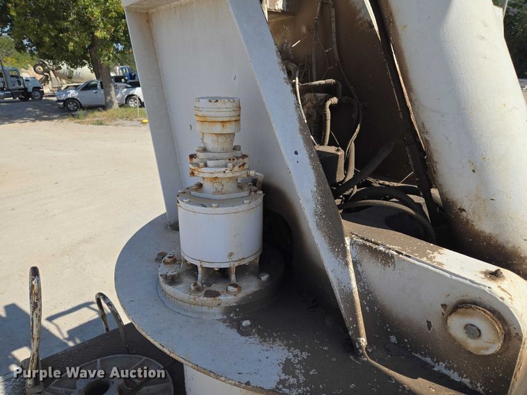 image for item EU3780 1985 Ford LNT9000 crane truck