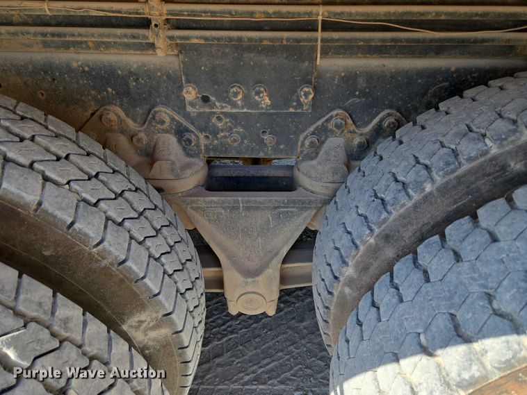 image for item EU3780 1985 Ford LNT9000 crane truck