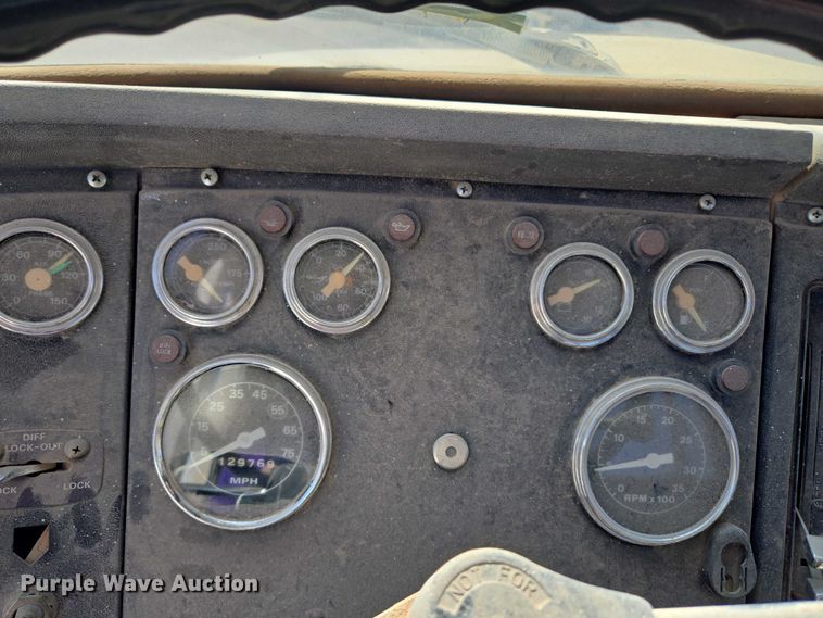 image for item EU3780 1985 Ford LNT9000 crane truck