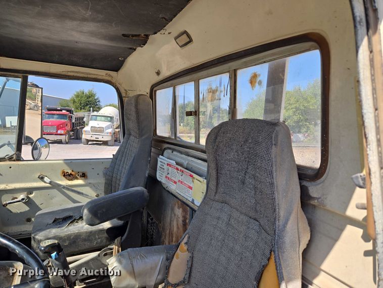 image for item EU3780 1985 Ford LNT9000 crane truck