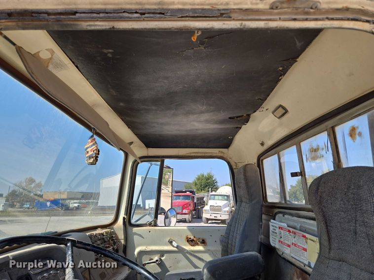 image for item EU3780 1985 Ford LNT9000 crane truck