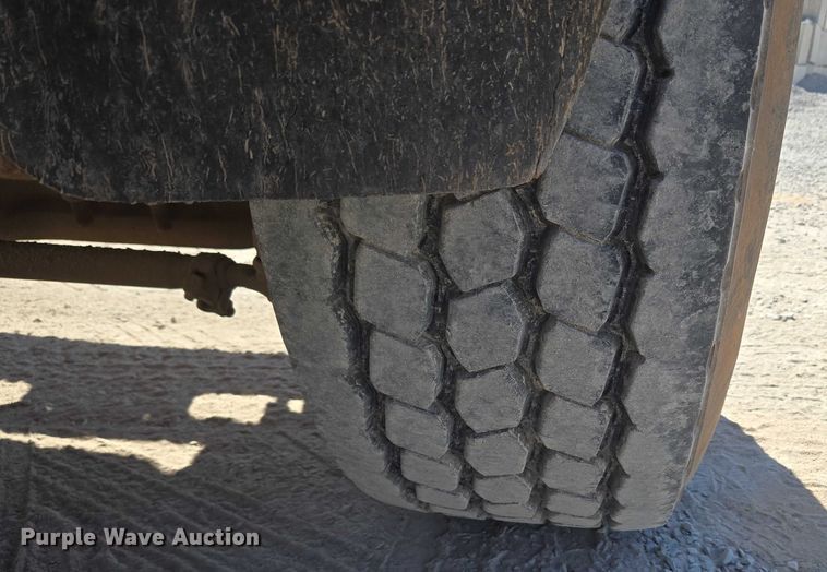 image for item EU3780 1985 Ford LNT9000 crane truck