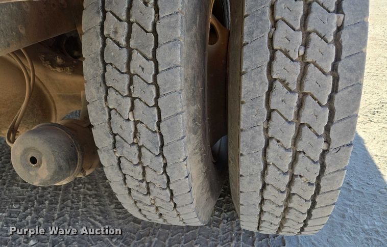 image for item EU3780 1985 Ford LNT9000 crane truck