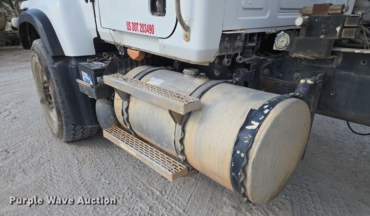 image for item EU3781 2006 Mack CV ready mix truck