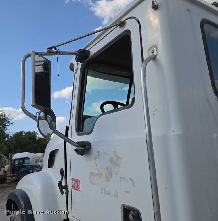 image for item EU3781 2006 Mack CV ready mix truck